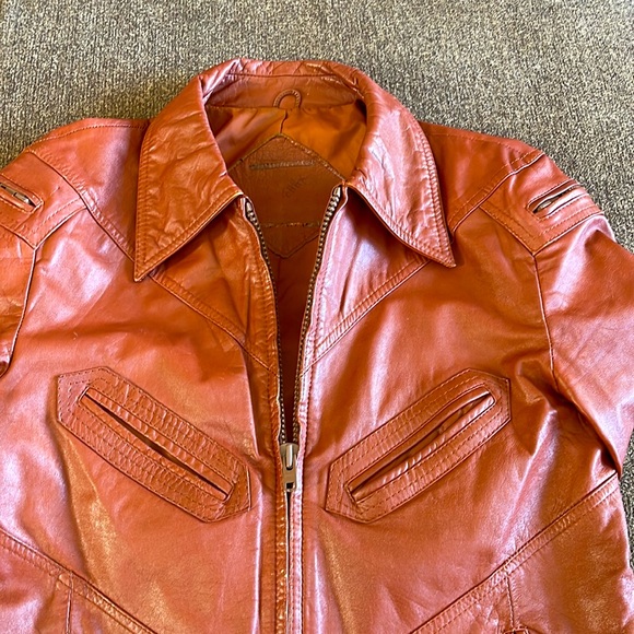 Vintage Beautiful Leather Jacket ( with no Brand Label). See Pics - Picture 16 of 16